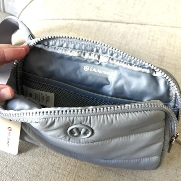 NWT Lululemon Everywhere Wunder Puff Belt Bag - Picture 11 of 12